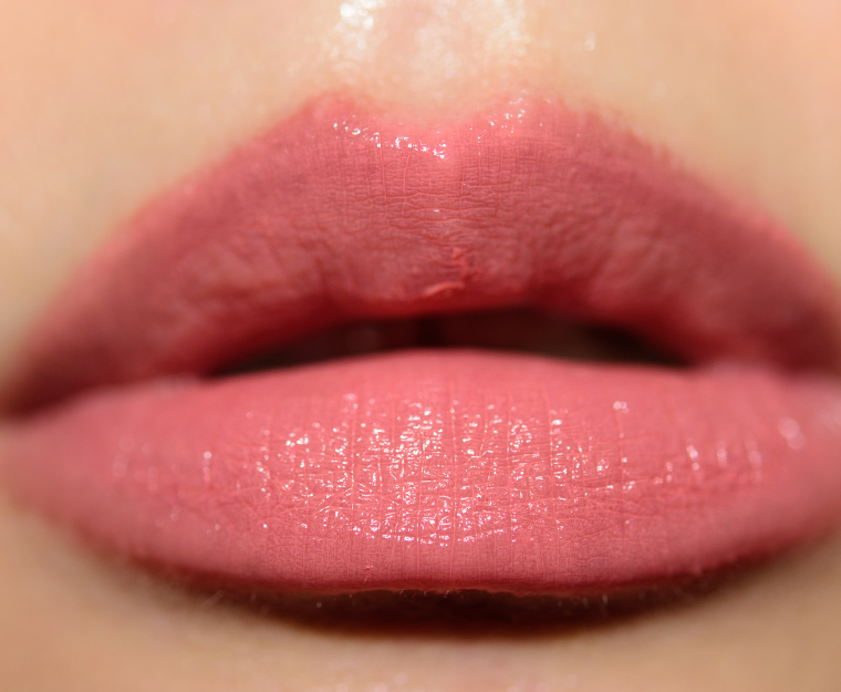 <p class="text-center">Estee Lauder Dreamlike (904) Pure Color Illuminating Shine</p>