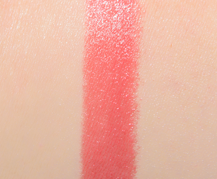 <p class="text-center">Estee Lauder Intuitive (910) Pure Color Illuminating Shine</p>