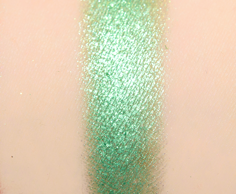 <p class="text-center">Terra Moons Mint Frosting Duochrome Eyeshadow</p>