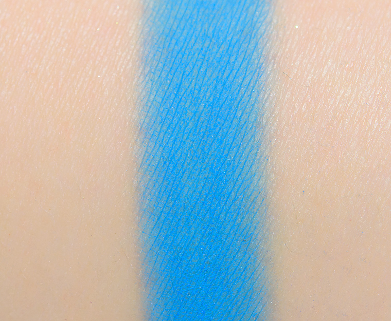 <p class="text-center">Terra Moons Neptune's Waves Neon Matte Pressed Pigment</p>