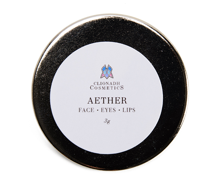 Clionadh Aether Powder Highlighter