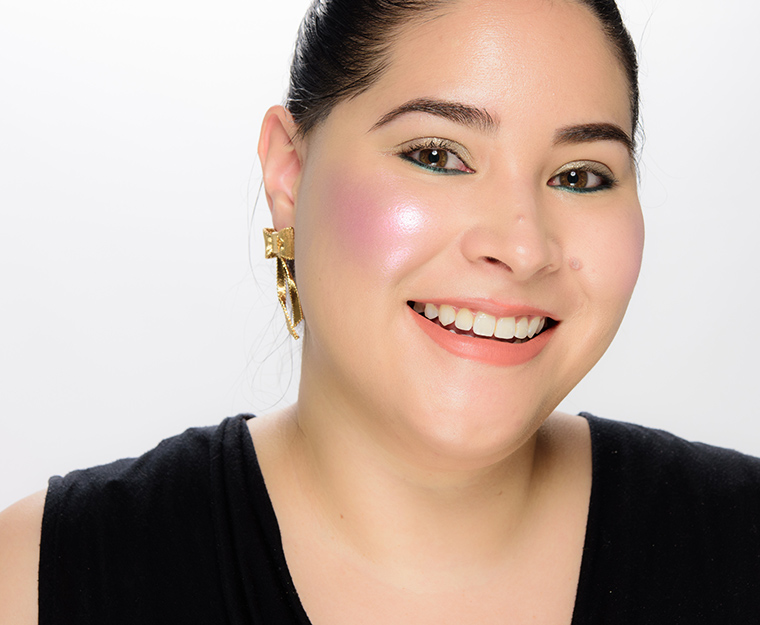 Clionadh Aether Powder Highlighter