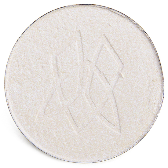 Clionadh Breaker Powder Highlighter