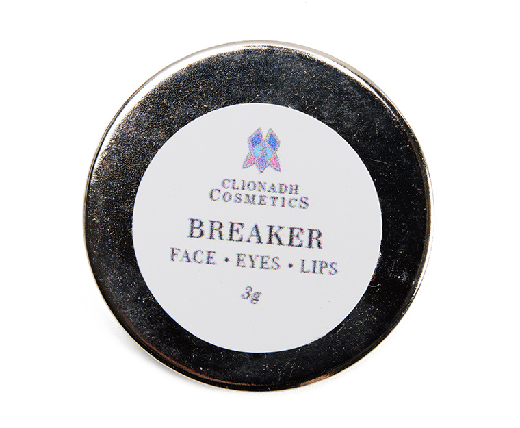 Clionadh Breaker Powder Highlighter