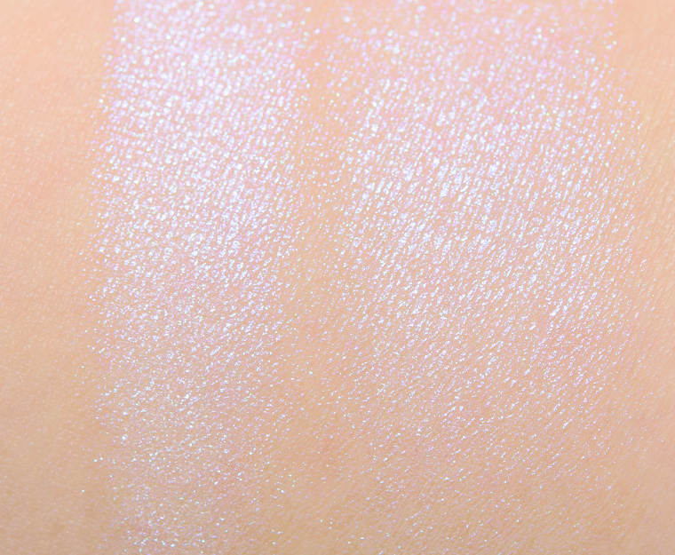 Clionadh Breaker Powder Highlighter
