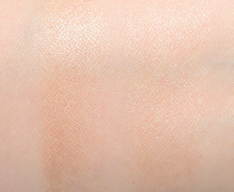 <p class="text-center">ILIA Stella by Starlight Illuminator</p>