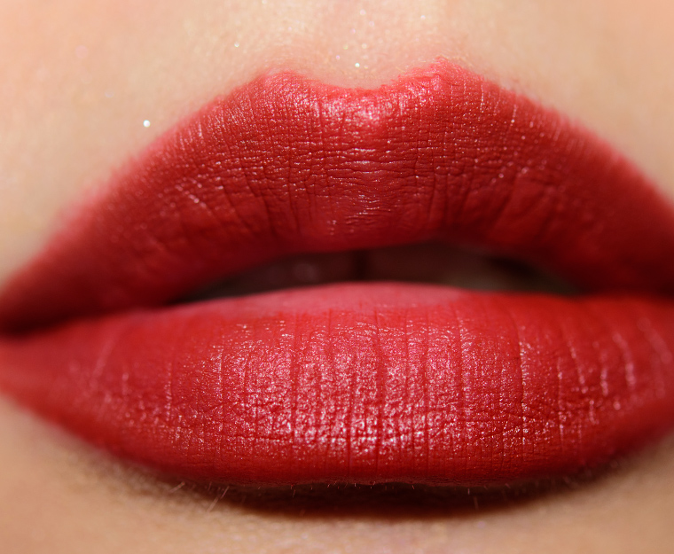 <p class="text-center">MAC Dubonnet Buzz Powder Kiss Lipstick</p>
