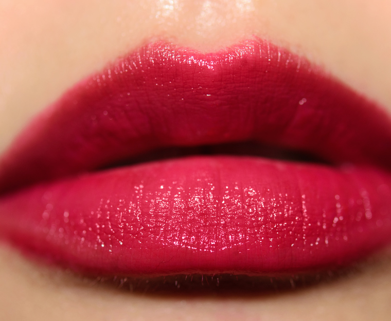 <p class="text-center">Guerlain Flower Fever (809) KissKiss Shine Bloom Lipstick Balm</p>