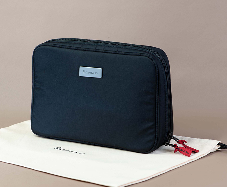 Sonia G The Essentials Vertical Pouch
