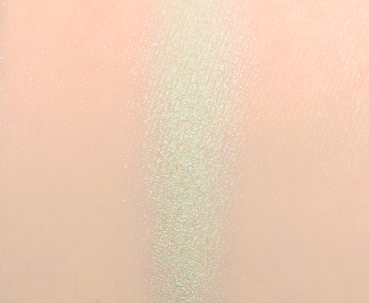 <p class="text-center">Natasha Denona Breath (383CP) Cream-Powder Eye Shadow</p>