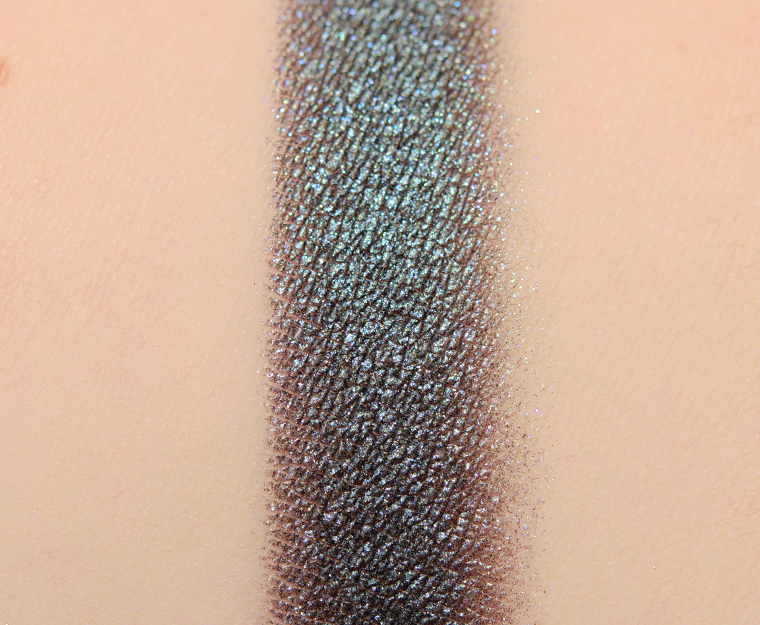 <p class="text-center">Natasha Denona Equilibrium (382M) Metallic Eye Shadow</p>