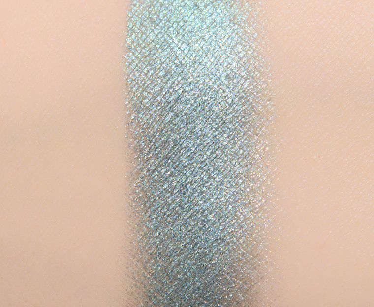 <p class="text-center">Natasha Denona Flow (377M) Metallic Eye Shadow</p>