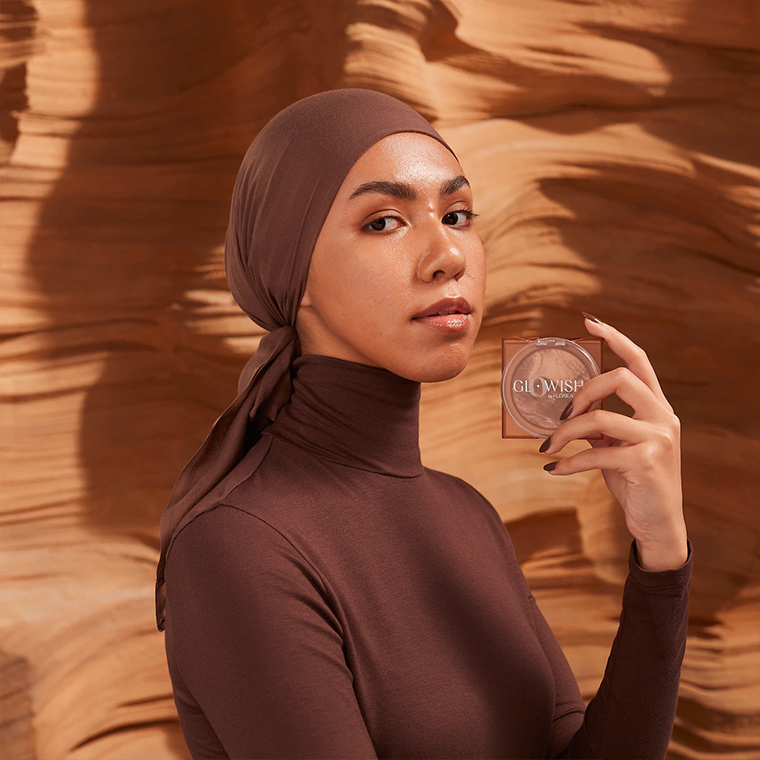 Huda Beauty GloWish Soft Radiance Bronzing Powder for Summer 2021