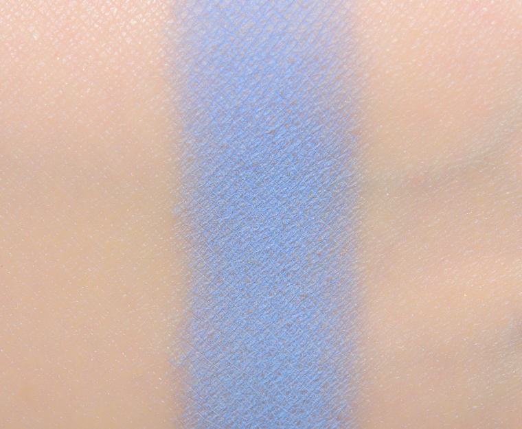 <p class="text-center">Urban Decay Computer Blue 24/7 Eyeshadow</p>