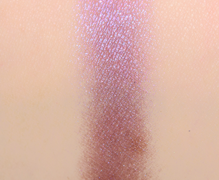 <p class="text-center">Urban Decay Delirious 24/7 Eyeshadow</p>