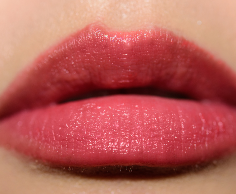 <p class="text-center">Lisa Eldridge Atomic Cherry Luxuriously Lucent Lip Colour</p>