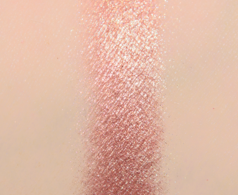 <p class="text-center">Clionadh Linny Metallic Eyeshadow</p>