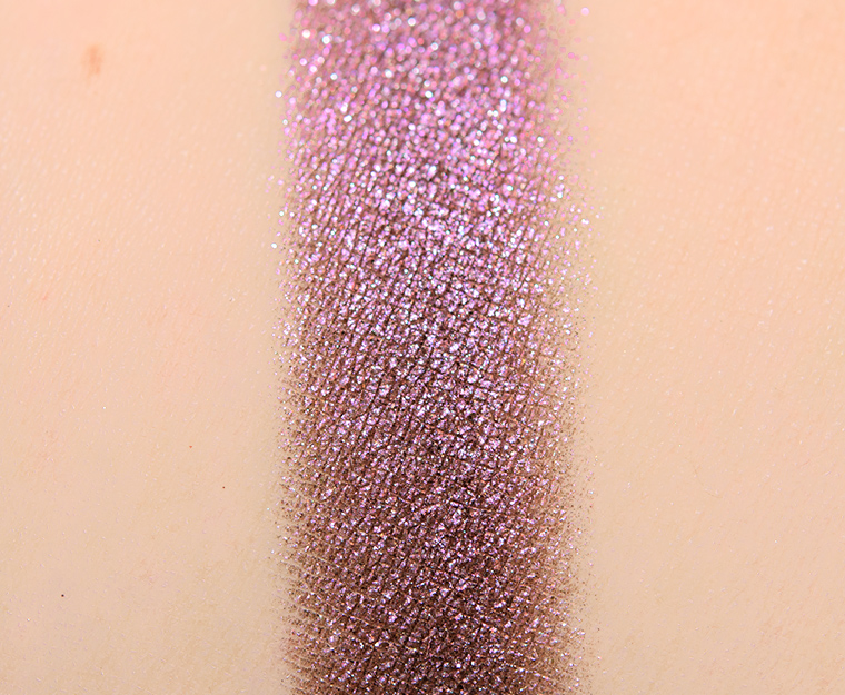 <p class="text-center">Clionadh Nic No 1 Metallic Eyeshadow</p>