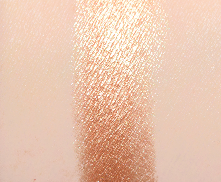 <p class="text-center">Dior Golden Day #1 High Colour Eyeshadow</p>