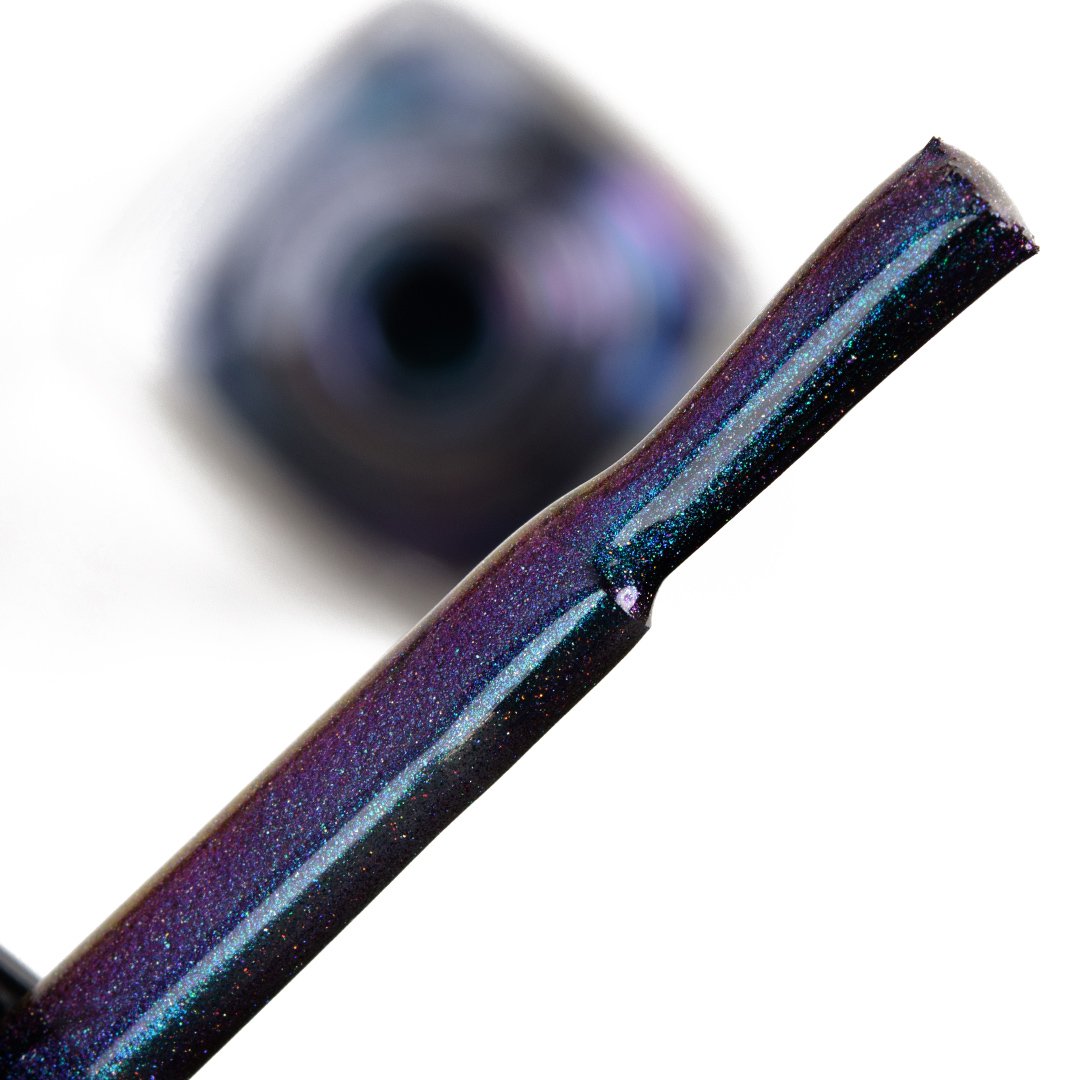 ILNP Hush (H) Holographic Ultra Chrome Nail Polish