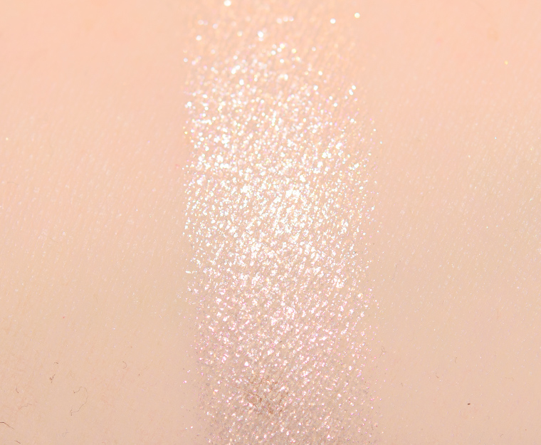 <p class="text-center">Dior Pink Glow #3 High Colour Eyeshadow</p>
