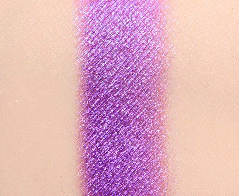 <p class="text-center">Glaminatrix Cabaret Foiled Eyeshadow</p>