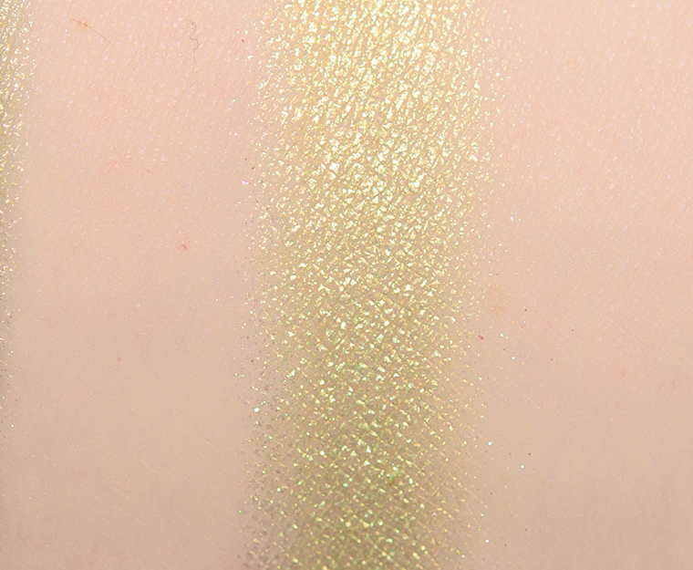 <p class="text-center">Glaminatrix Hopping Duochrome Eyeshadow</p>