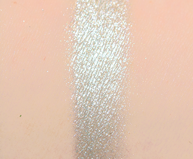 <p class="text-center">Glaminatrix Mojito Foiled Eyeshadow</p>