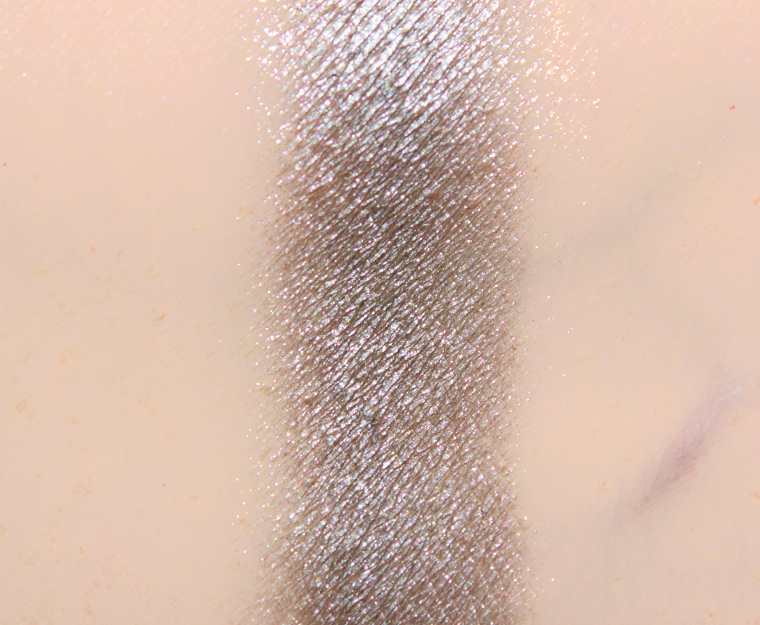 <p class="text-center">Glaminatrix Pistol Foiled Eyeshadow</p>