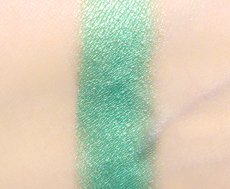<p class="text-center">Glaminatrix Spearmint Foiled Eyeshadow</p>