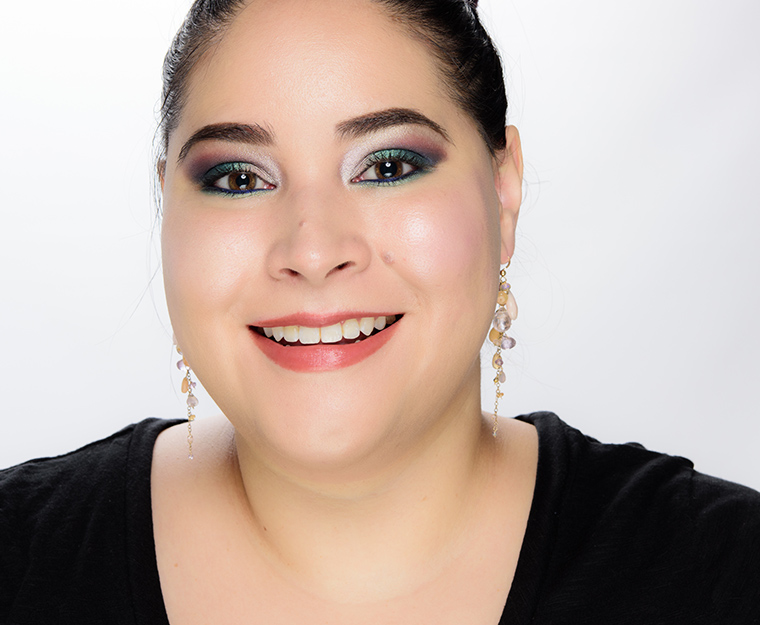 Huda Beauty Light #2 Glow Obsessions Blush