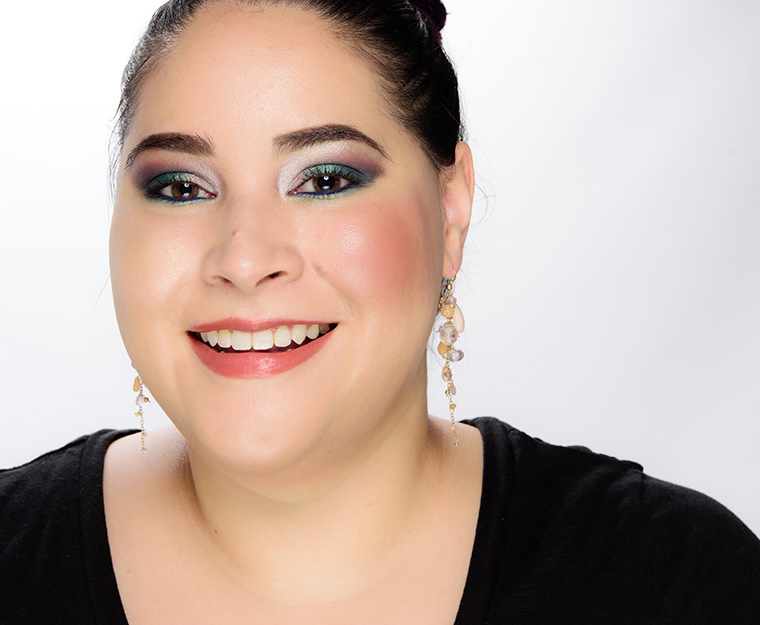 Huda Beauty Medium #2 Glow Obsessions Blush