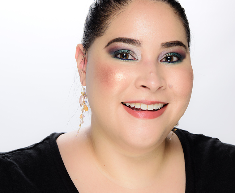 Huda Beauty Rich #4 Glow Obsessions Highlighter
