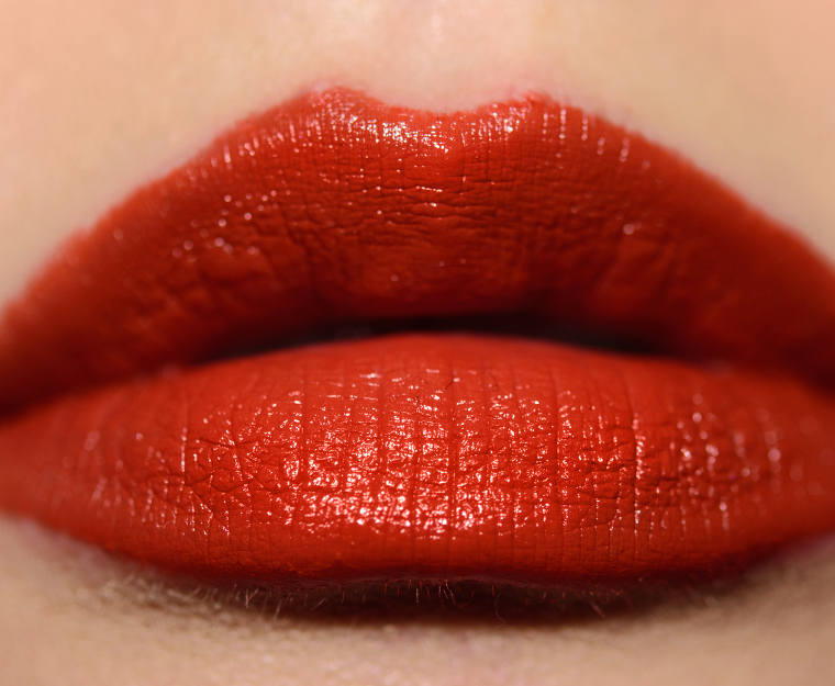 <p class="text-center">Smashbox Out Loud Be Legendary Prime and Plush Lipstick</p>