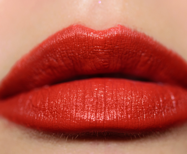 <p class="text-center">Urban Decay The Big One Vice Hydrating Lipstick</p>