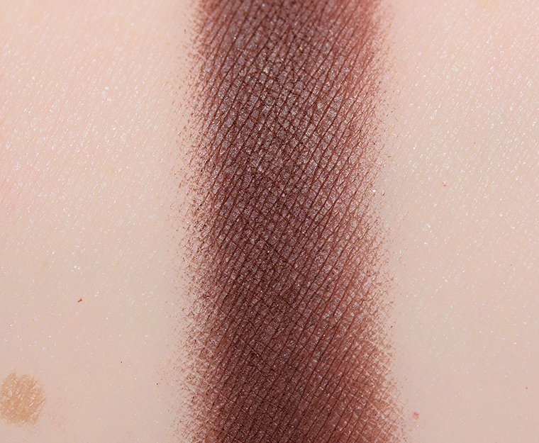 <p class="text-center">Fenty Beauty Get This Bread Eyeshadow</p>