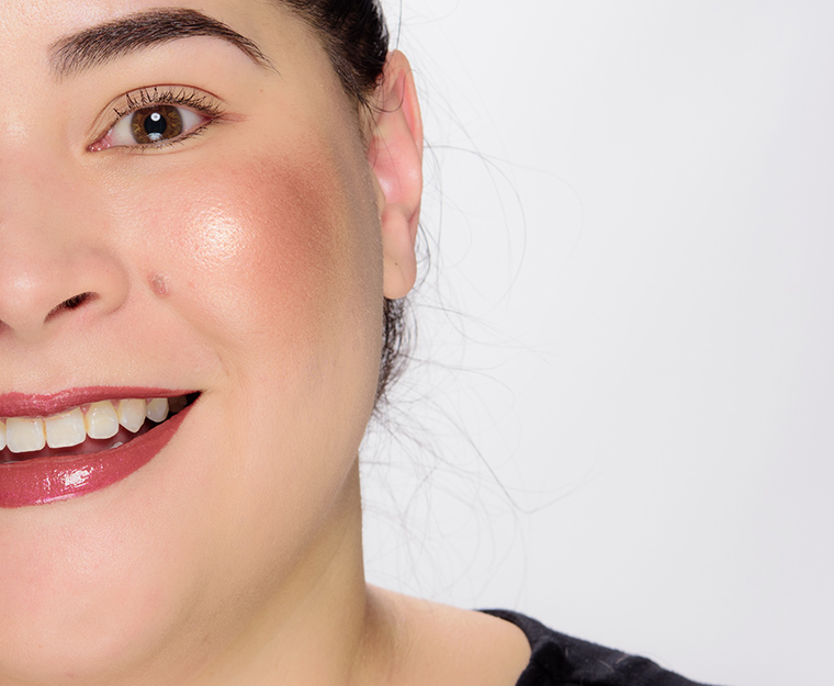 Huda Beauty Helios N.Y.M.P.H. All Over Highlighting Powder
