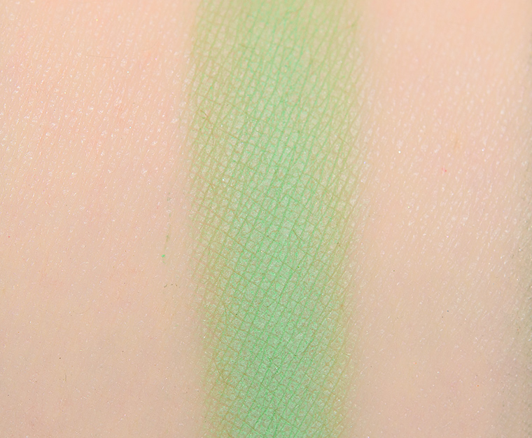 <p class="text-center">By Beauty Bay Mint Eyeshadow</p>