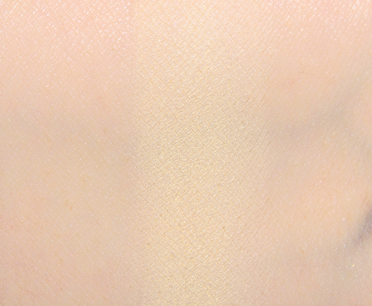 <p class="text-center">By Beauty Bay Snow Eyeshadow</p>