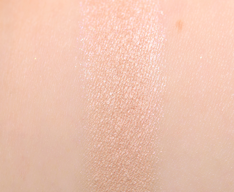 <p class="text-center">Dior House of Dreams #1 High Colour Eyeshadow</p>