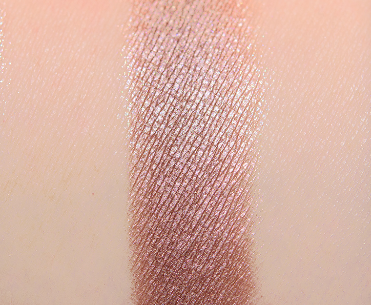<p class="text-center">Dior House of Dreams #4 High Colour Eyeshadow</p>