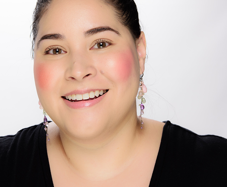 Huda Beauty Caring Coral (02) GloWish Cheeky Vegan Blush Powder
