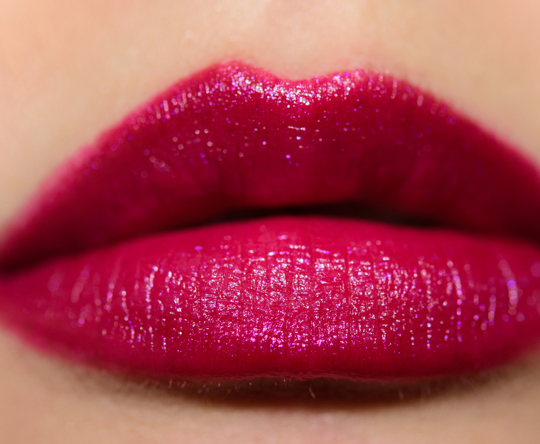 <p class="text-center">MAC Berry Tricky Lipstick</p>