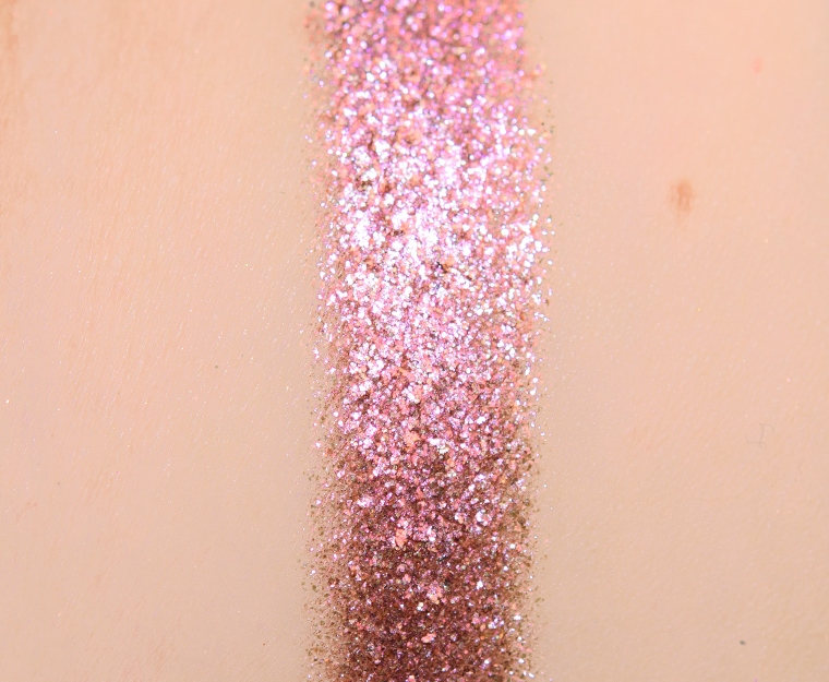 <p class="text-center">MAC Calling Your Bluff Shadeshifter Duochrome Eyeshadow</p>