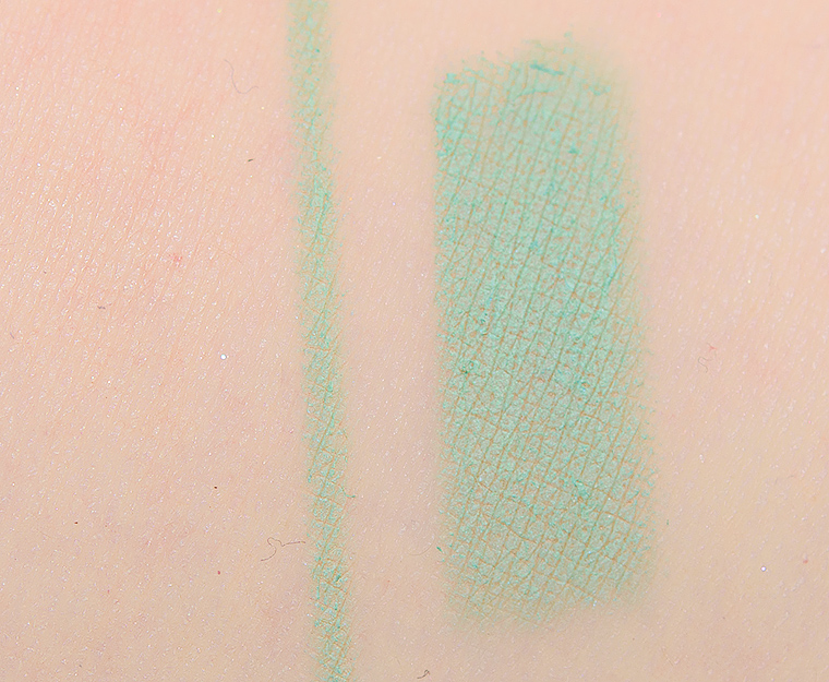 <p class="text-center">MAC Mistletoe Mint Powerpoint Eye Pencil</p>