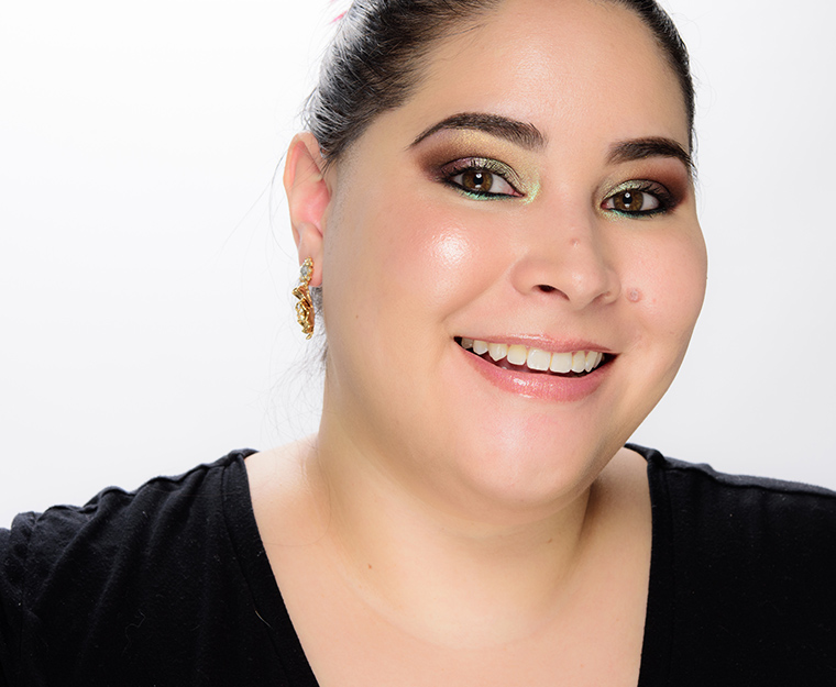 MAC Overt Trickery Extra Dimension Skinfinish
