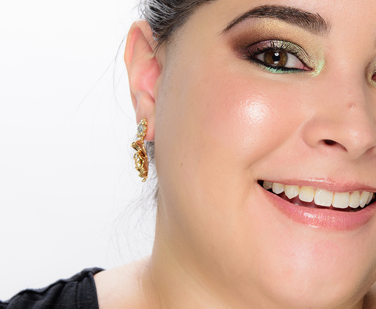 MAC Overt Trickery Extra Dimension Skinfinish