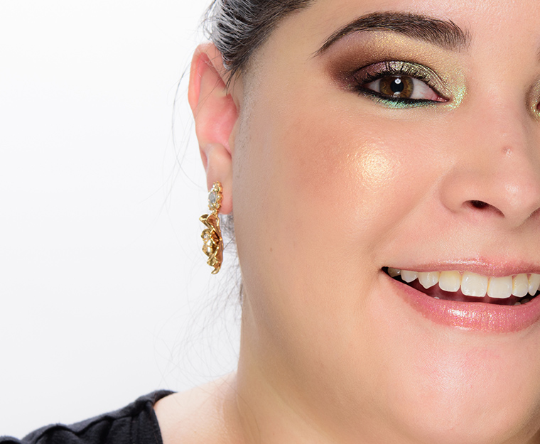 MAC Where the Magic Happens Extra Dimension Skinfinish