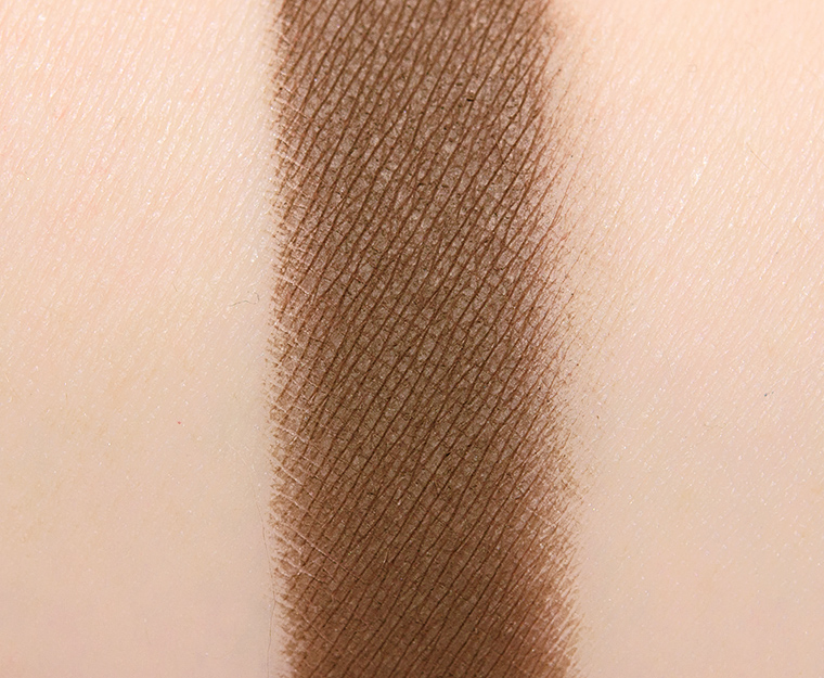 <p class="text-center">Ace Beaute Acorn Eyeshadow</p>