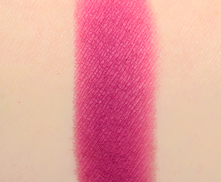<p class="text-center">Ace Beaute Aubergine Pressed Pigment</p>